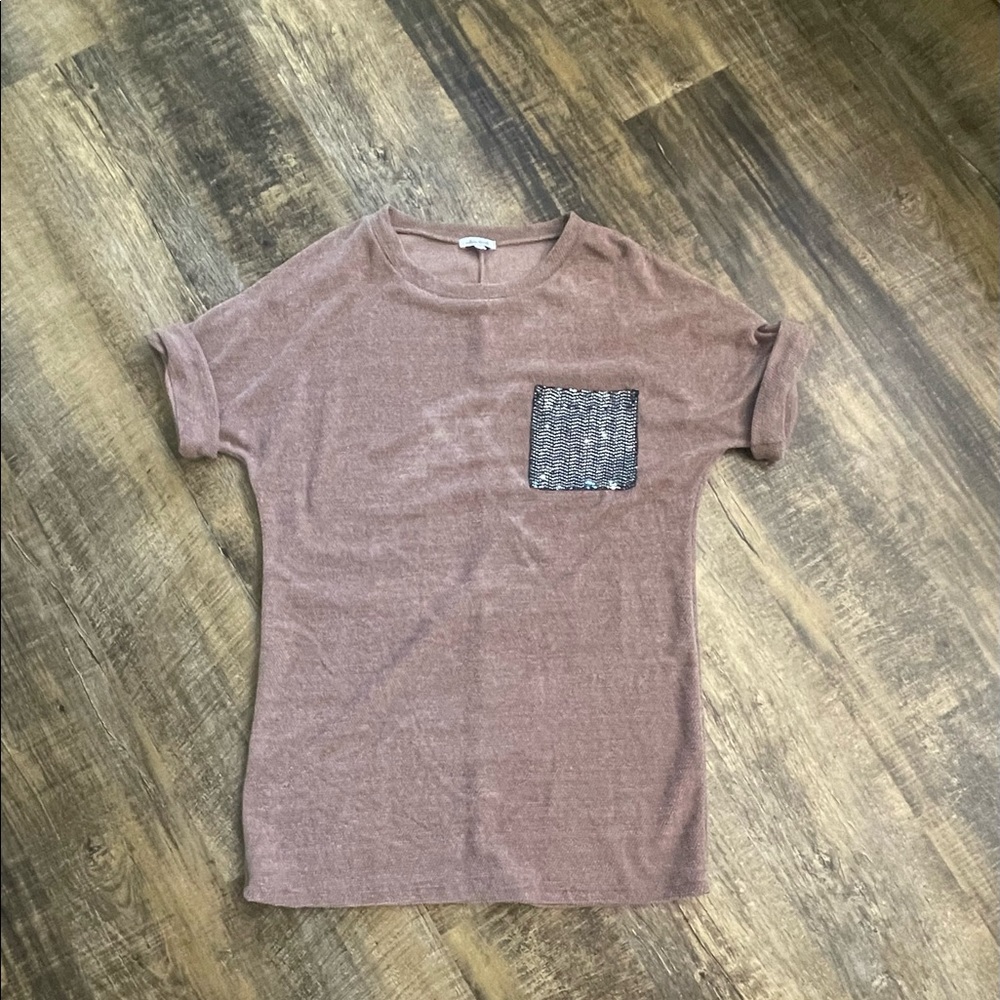 White Birch Short Sleeve Sweater Top with Glitter Pocket.